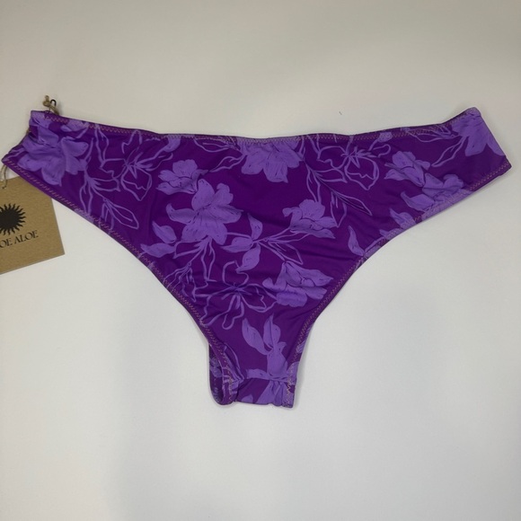 Aloe Aloe The Hipster Bikini Bottoms – Lanai Floral Purple Print, Size M & XL - Picture 2 of 8
